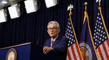 الفيدرالي يقلل سعر الفائدة بمقدار 25 نقطة أساس للمرة.webp