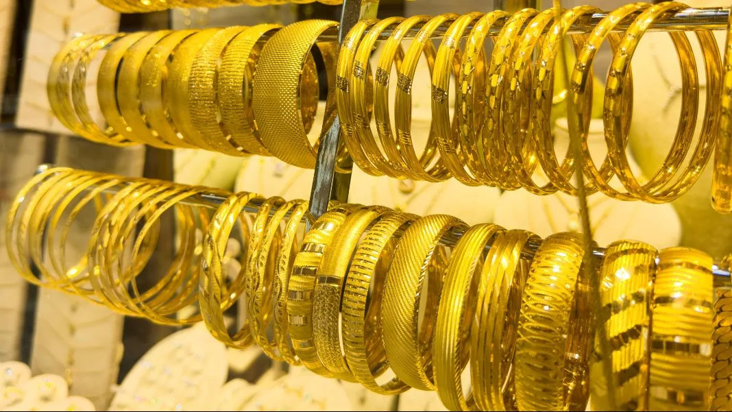الذهب يتذبذب بعد العاصفة.. ارتفاع عيار 21 عقب قرار الفيدرالي