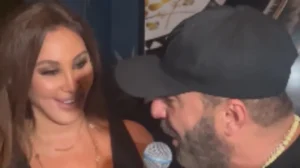 أحمد السقا يفاجئ إليسا بمناسبة عيد ميلادها بلحظة رومانسية مذهلة.