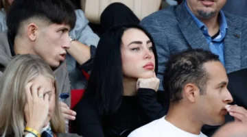 يُبهج برشلونة قبل مباراة الكلاسيكو ونيكول تجذب الانتباه.webp