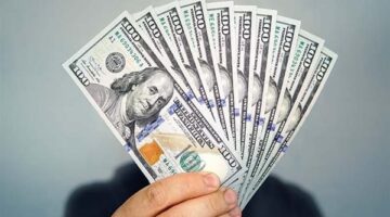 الدولار تشهد تقلبات ملحوظة في الأسواق اليوم