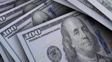 الدولار تواصل التغير في البنوك المصرية آخر تحديث حول