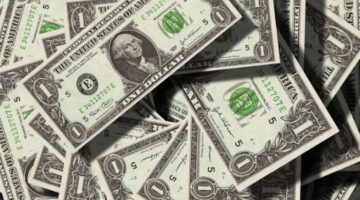 الدولار في مصر تشهد تغيرات ملحوظة بختام تعاملات الأحد