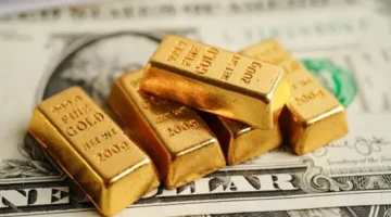 الذهب في مصر اليوم كيف يؤثر الدولار على جرام.webp