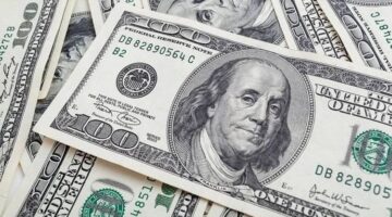 سعر الدولار مقابل الجنيه المصري يسجل اليوم
