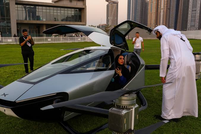 "بالصور" اكتشف سيارة XPENG الطائرة في دبي مع 600 طلب مبدئي| هل أصبح حلم التنقل الجوي الفاخر واقعاً خليجياً؟