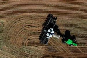 الصين تغير اتجاهات استيراد الصويا.. والعائدات الأمريكية من أي اتفاق تبقى دون المعدل المطلوب