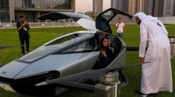 تشغيل السيارات الطائرة الصينية في سماء دبي.webp