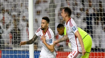 الإمارات أمام قطر في تصفيات كأس العالم 2026 الآسيوية.webp