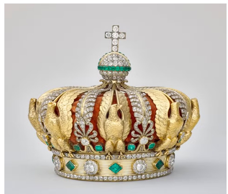 تاج الامبراطورة أوجيني.(لوموند)