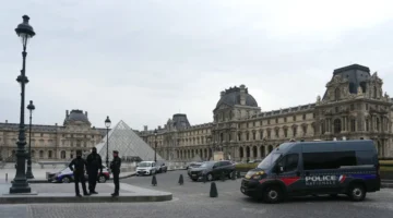 سرقة مجوهرات غير قابلة للتقييم من متحف اللوفر في.webp