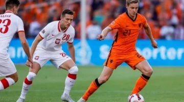 يونج يتلاعب بالكرة كما لو كان ساعي بريد.webp