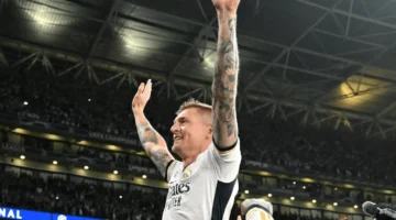 مدريد يتابع البديل المحتمل لكروس في الدوري الإنجليزي الممتاز.webp