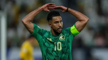 الدوسري يذرف الدموع بعد صعود السعودية إلى كأس العالم.webp