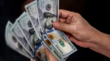 الدولار يتراجع مجددًا مقابل الدينار الليبي في السوق السوداء.webp