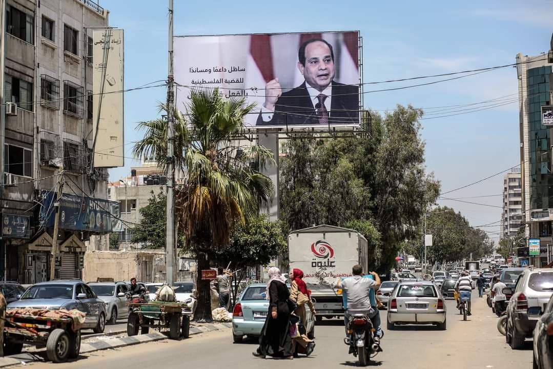 صور السيسي في غزة (2)