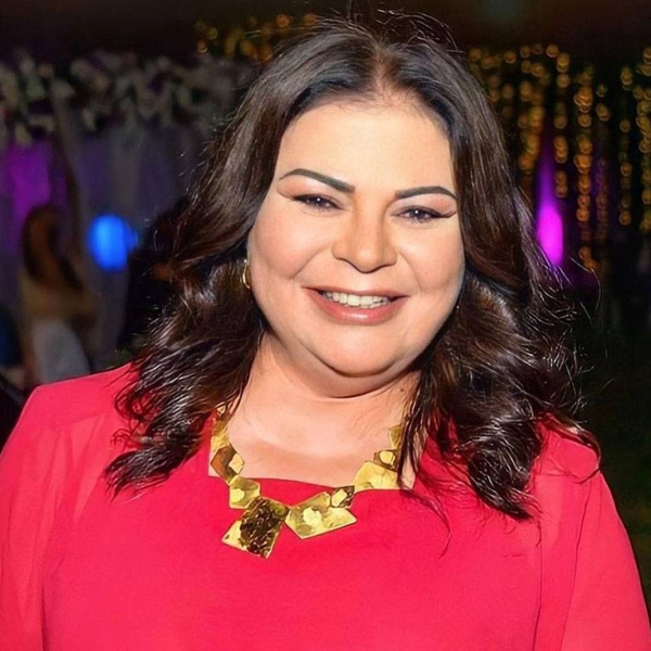 زكي تهيمن على التريند بعد تأييدها لابنها أحمد أبو