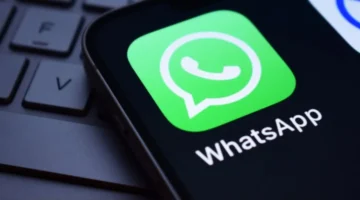 مبتكرة في واتساب على الآيفون تعرف على الترجمة الخفية.webp